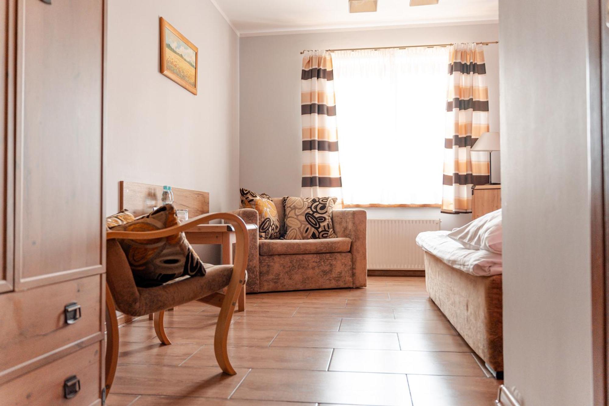 Hotel Stanica Hucul à Sułkowice Extérieur photo